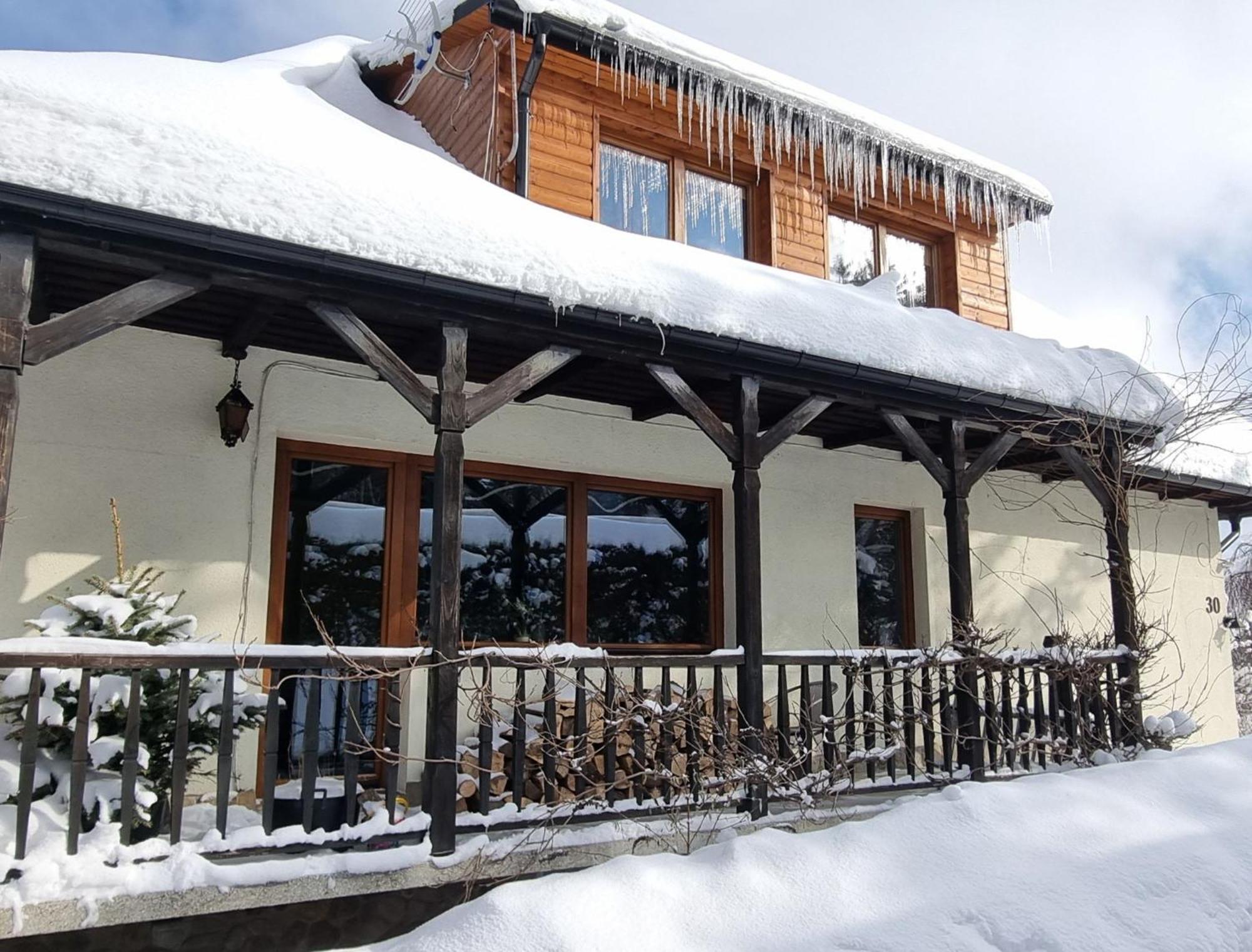 Mountain House Hotel Ustrzyki Dolne Kültér fotó