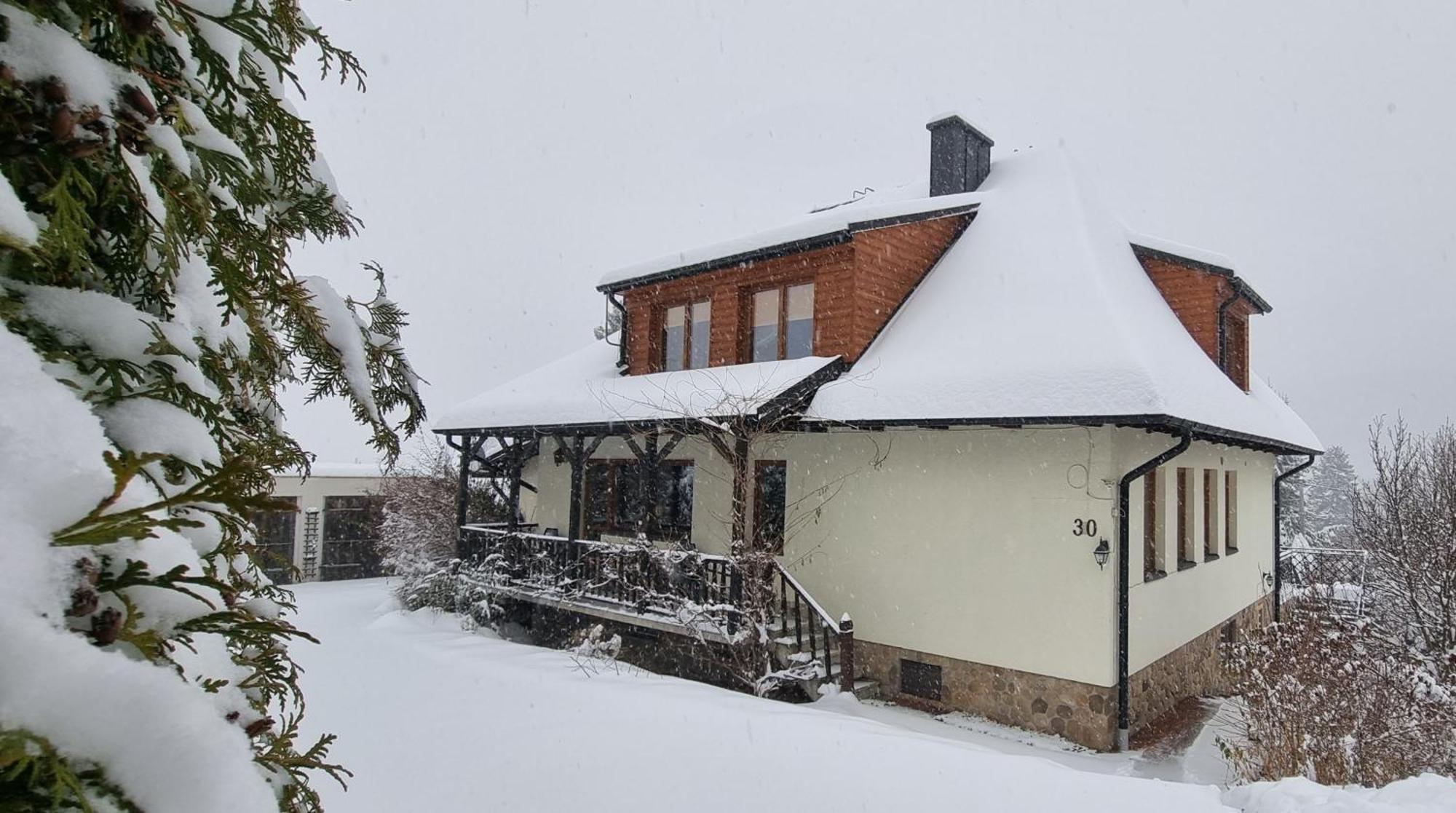 Mountain House Hotel Ustrzyki Dolne Kültér fotó
